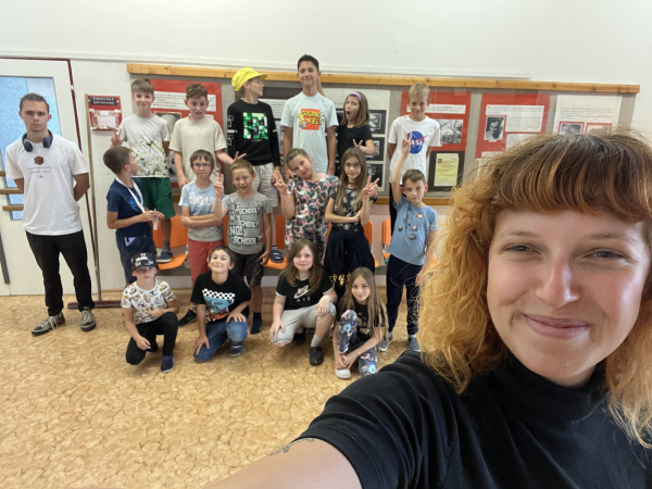 Skupinová spolupráce dětí na Minecraft příměstském táboře